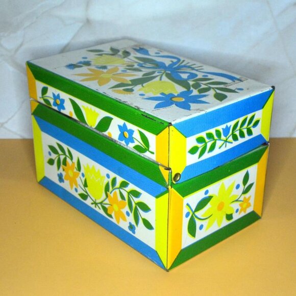 Vintage Metal Recipe Box With Recipes Syndicate Mfg Phoenixville Pa Kitchen - Picture 3 of 10